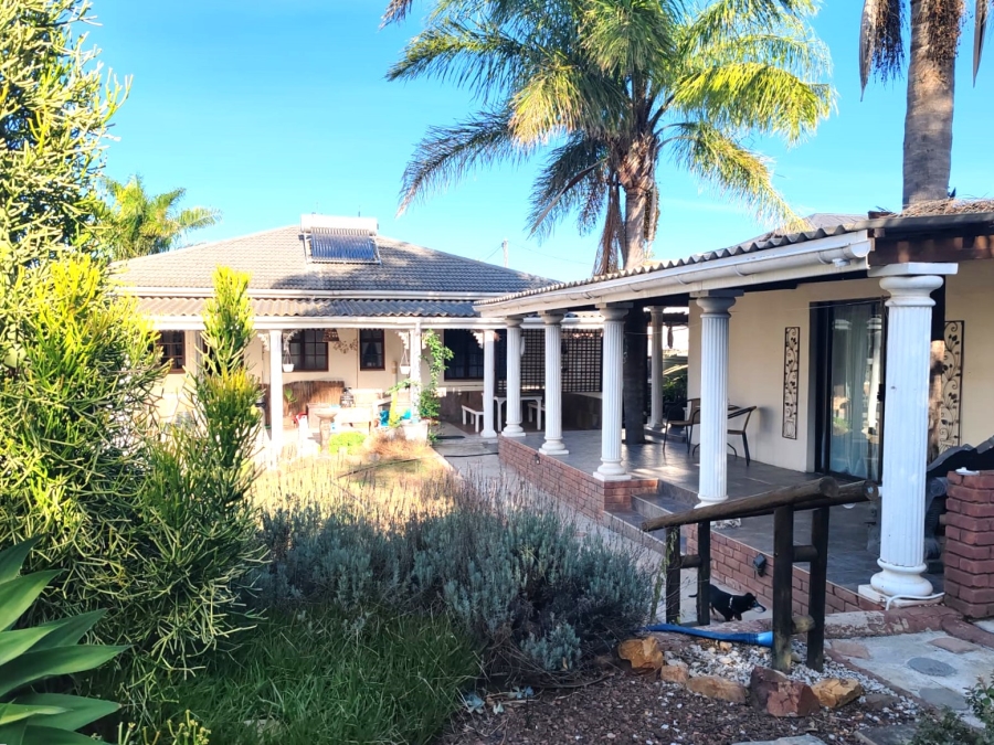 5 Bedroom Property for Sale in Bothasrus Eastern Cape